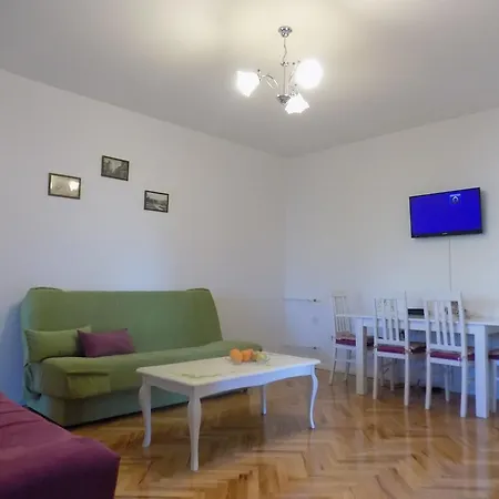 Stan Na Dan Apartment